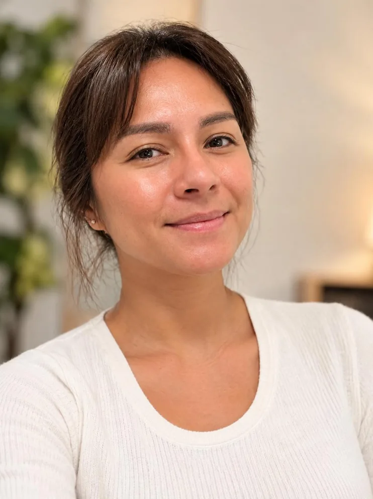 Cess, UX/UI designer and founder of Engaging UX Design
